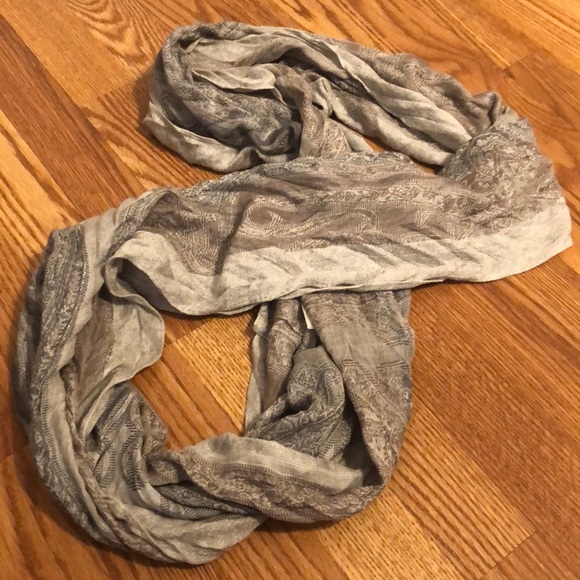 Beautiful Soft Infinity Scarf - Picture 5 of 6